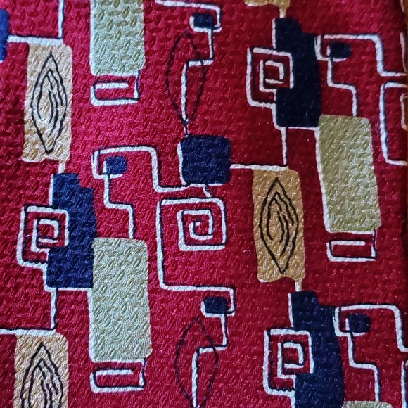 AMERICAN OUTPOST TRENDY 100% SILK MENS TIE - Picture 4 of 6